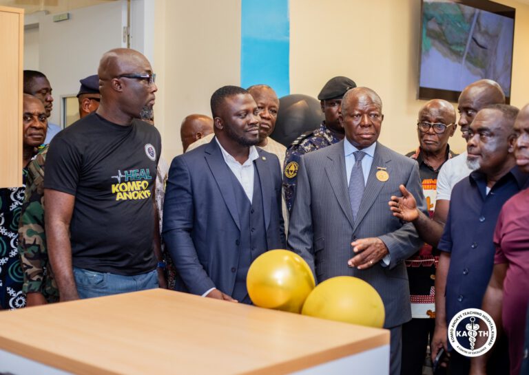 Asantehene-Inspects-Progress-of-Heal-Komfo-Anokye-Project